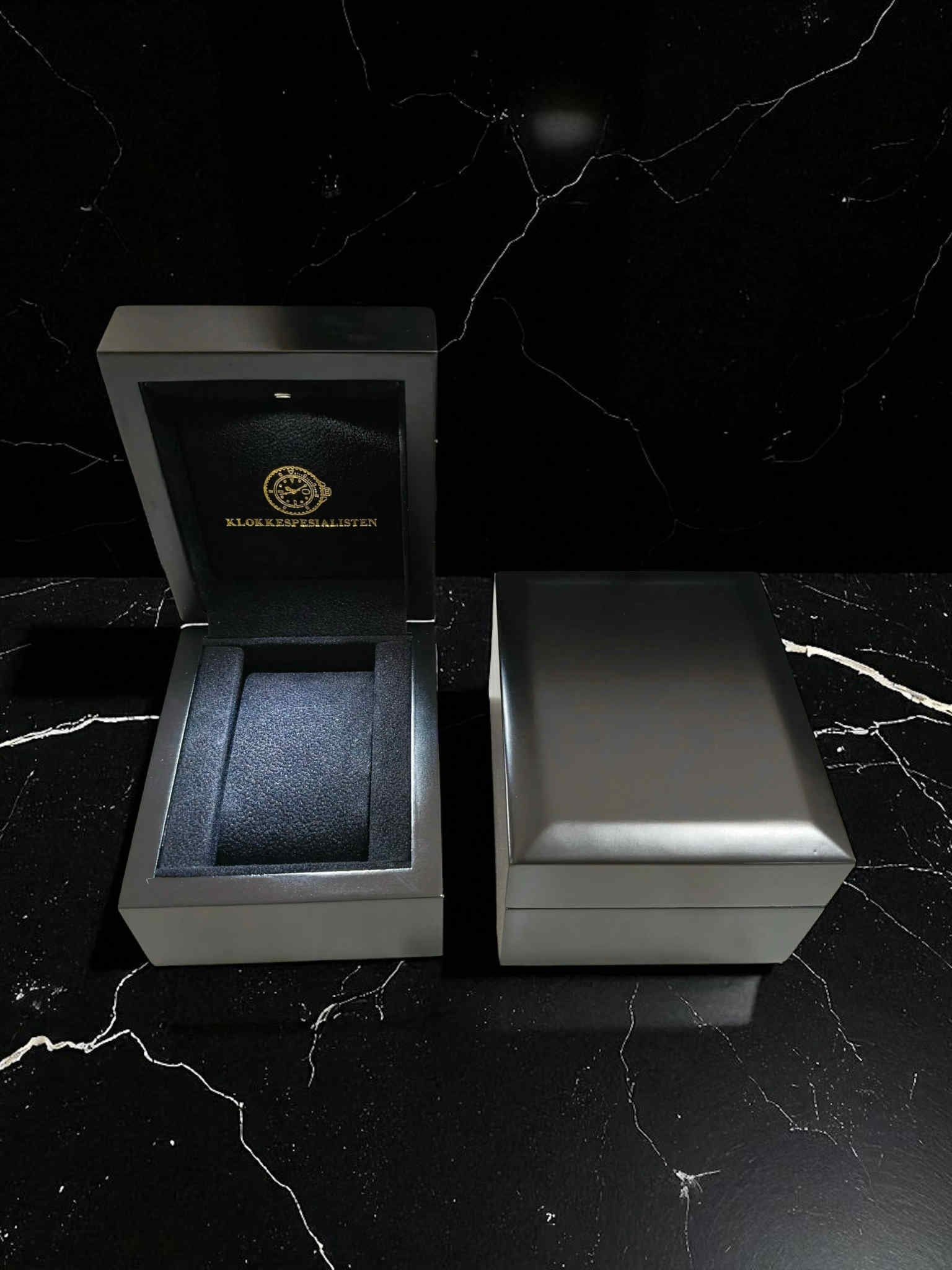 Eksklusiv gaveboks med LED-lys Jet black