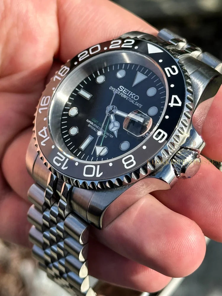 ’Bruce Wayne’ GMT-Master II Mod