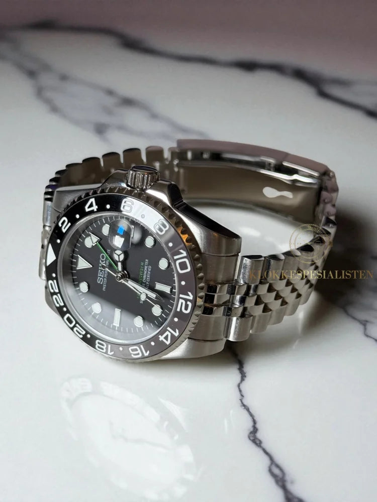 ’Bruce Wayne’ GMT-Master II Mod