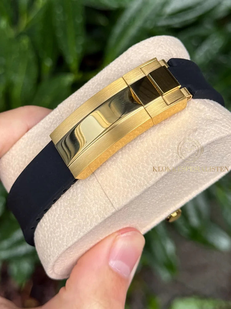 Gold ’Rubber’ Sky Dweller Mod