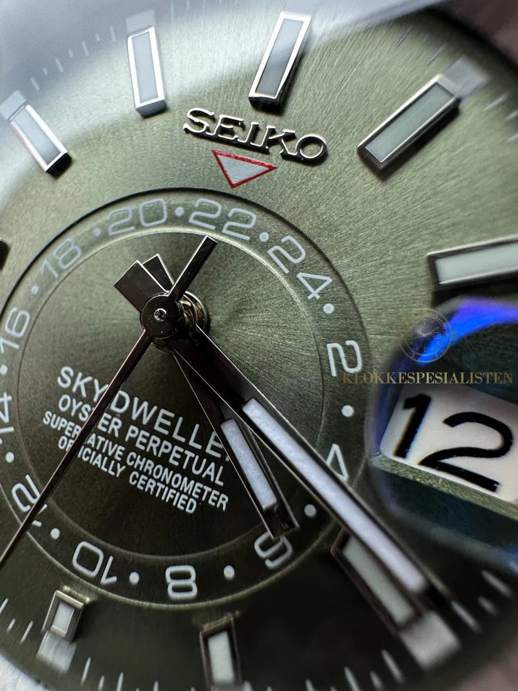 ’Olive Dial’ Sky Dweller Mod