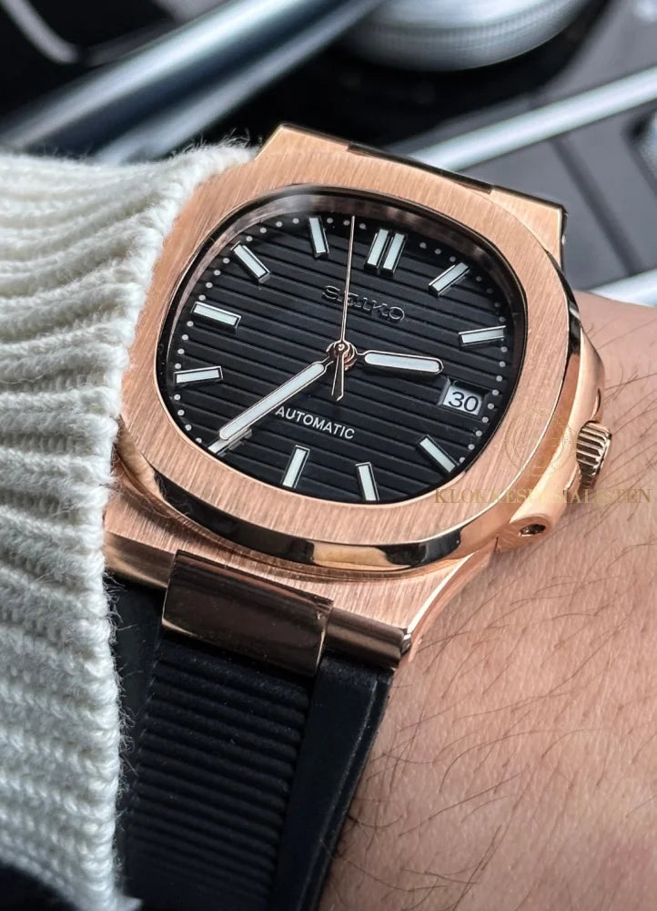 Rosegold ’Black Dial’ Nautilus Rubber Mod